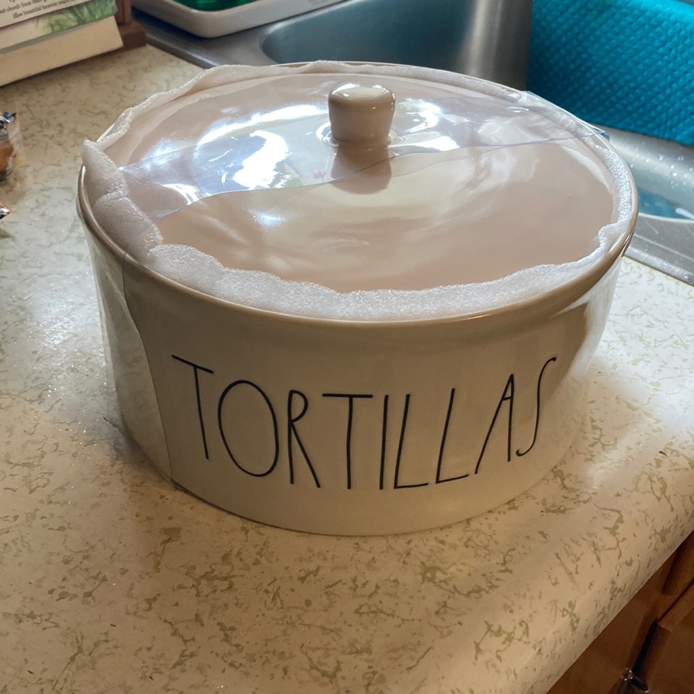 Ceramic Tortilla Warmer-Cream